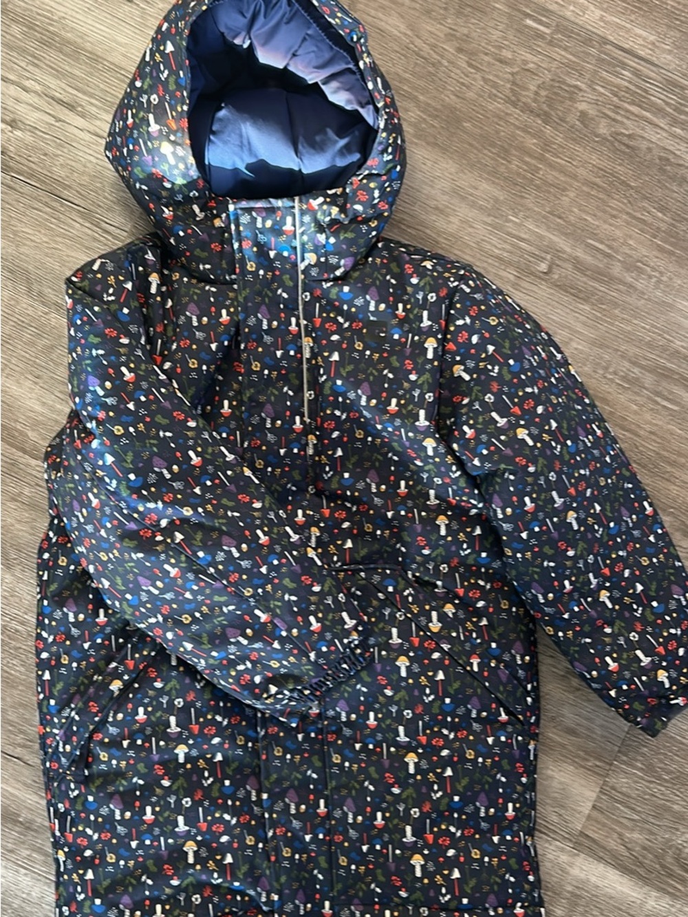 MEC toaster Winter Coat with Mushroom Print. Size 7 (fits big)